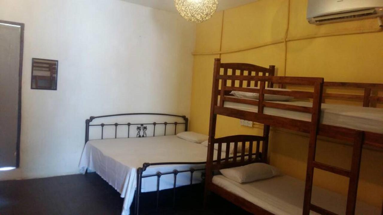 Cocoa Mews Cafe And Homestay George Town Exterior foto